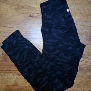 LULULEMON Align pant black camo size 2